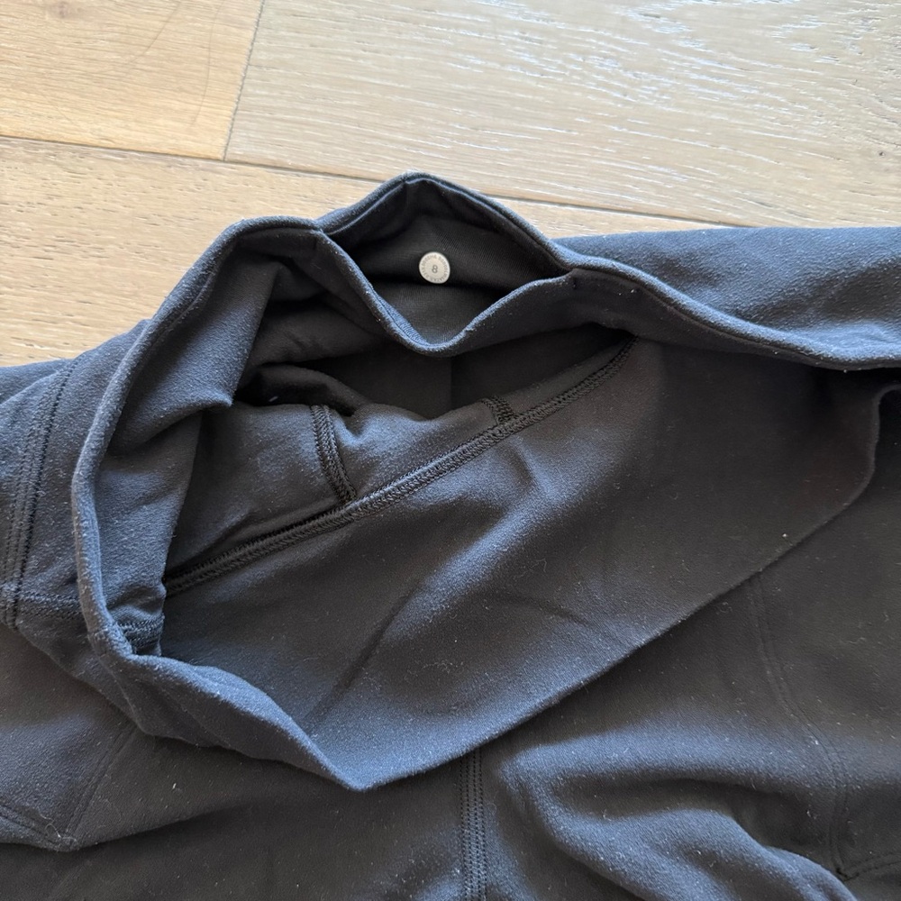 Lululemon Cropped Lounge Pants in Black - Picture 5 of 6